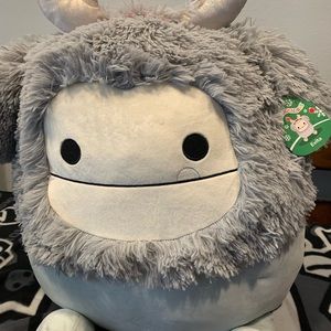 Evita 20 inch Yeti bigfoot Christmas 2022 Squishmallow